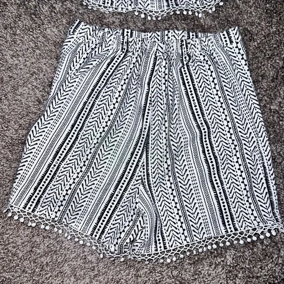 Bonnie Jean size 6 two piece ruffle/tassel outfit black & white - Picture 5 of 7
